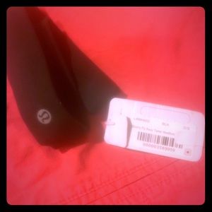 Some headband thing by that brand y’all LuLu LOVE!